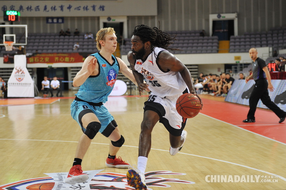 全國(guó)男子籃球聯(lián)賽：北京國(guó)安雄鹿新賽季首秀