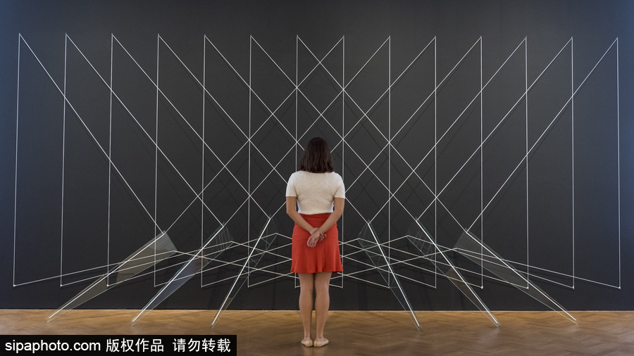 簡約的線條之美 英國倫敦舉行極簡主義作品展