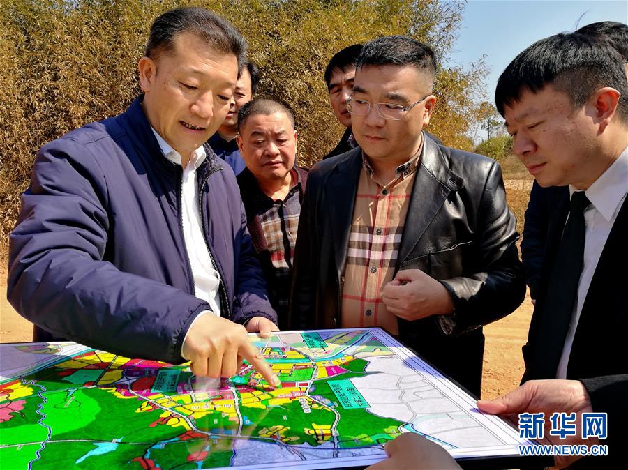 永不褪色的精神禮贊——獻(xiàn)給新時(shí)代的中國共產(chǎn)黨人