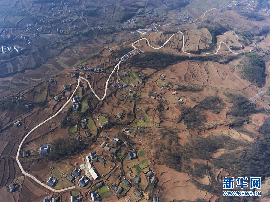 永不褪色的精神禮贊——獻(xiàn)給新時(shí)代的中國(guó)共產(chǎn)黨人