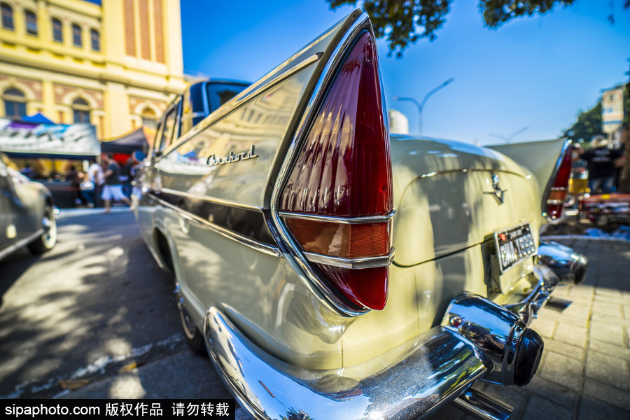 閃閃發光的復古時尚 巴西圣保羅舉行老爺車大“集會”