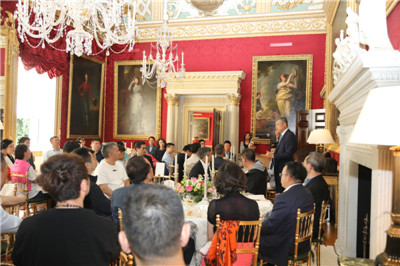 劉曉明大使在上海高級(jí)金融學(xué)院訪英晚宴上的主旨演講：《抓住黃金機(jī)遇，引領(lǐng)中英合作》