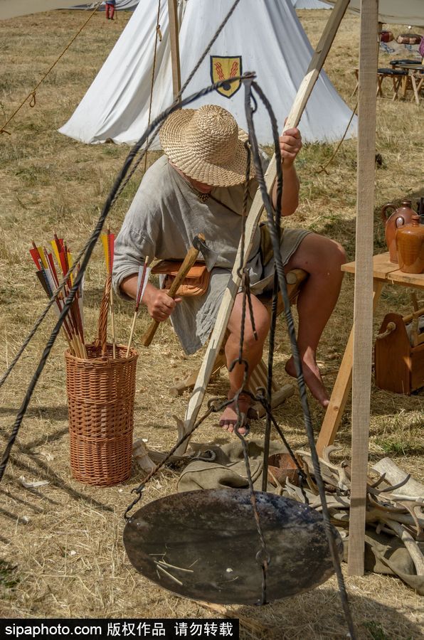 再現維京時代盛況 瑞典民眾身著古代服飾表演似穿越