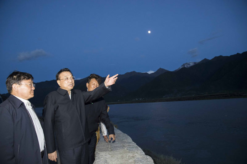 李克強(qiáng)在西藏考察