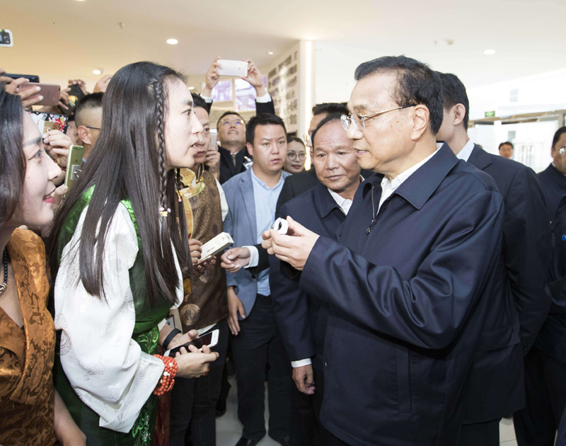 李克強(qiáng)在西藏考察