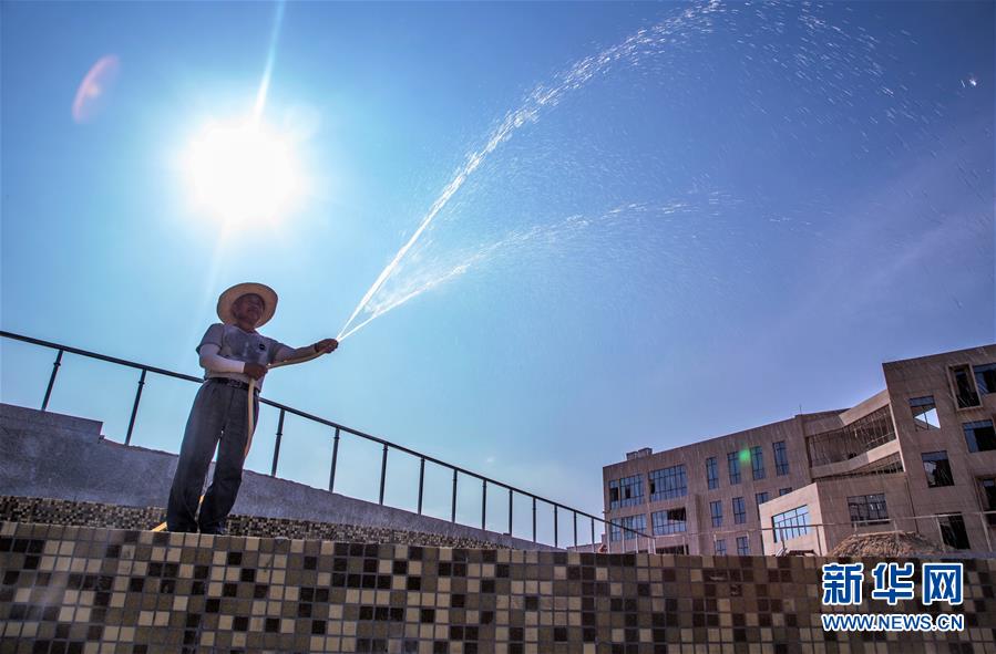 高溫下的城市建設者