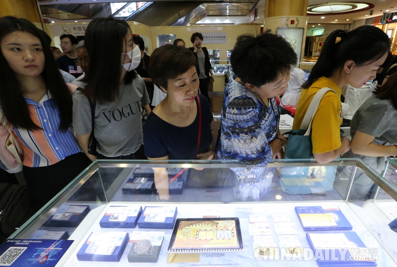 北京奧運(yùn)會10周年紀(jì)念限量版特許商品開售