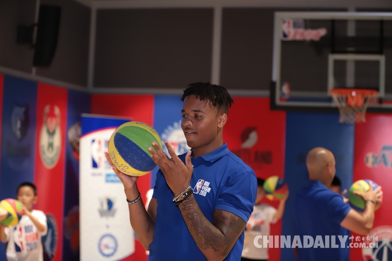 NBA中國賽腳步臨近,2017 NBA選秀狀元富爾茨現身上海