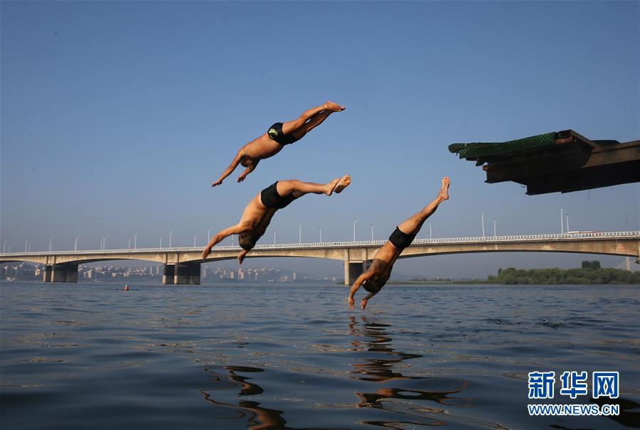 全民健身動(dòng)起來(lái)