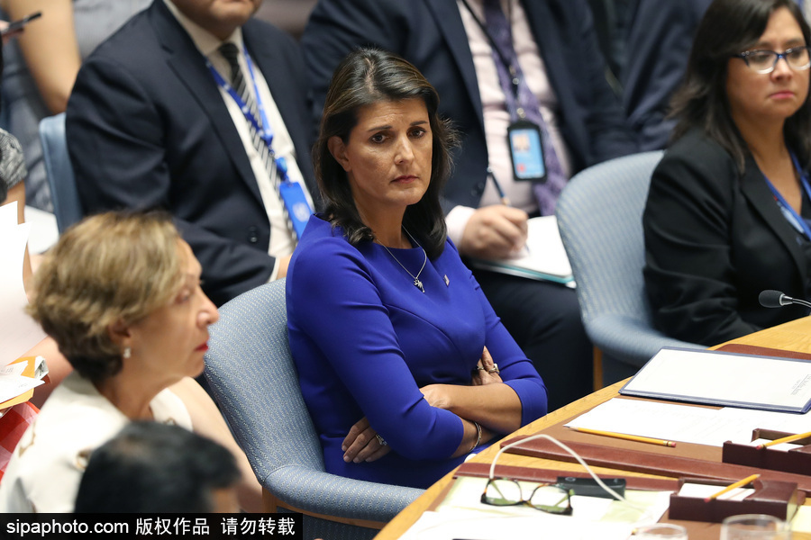 大魔王氣場(chǎng)超強(qiáng)！好萊塢女星凱特·布蘭切特現(xiàn)身聯(lián)合國(guó)會(huì)議