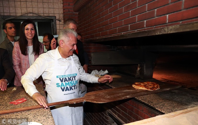 普京化身大廚做煎餅！這些大佬上得廳堂下得廚