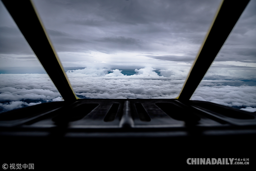 “佛羅倫薩”颶風將登陸美國 飛行員風暴邊緣拍下震撼畫面