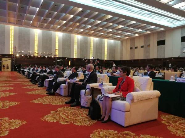 “健康絲綢之路”建設(shè)暨第二屆中國(guó)—東盟衛(wèi)生合作論壇在廣西南寧召開