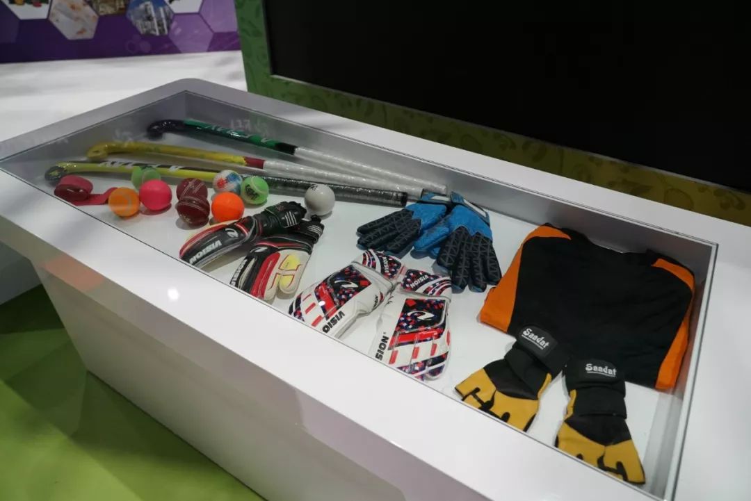 時政新聞眼｜開幕式結束后，習近平“巡館”看了些什么？