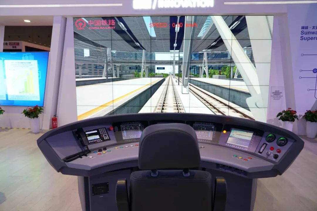 時政新聞眼｜開幕式結束后，習近平“巡館”看了些什么？