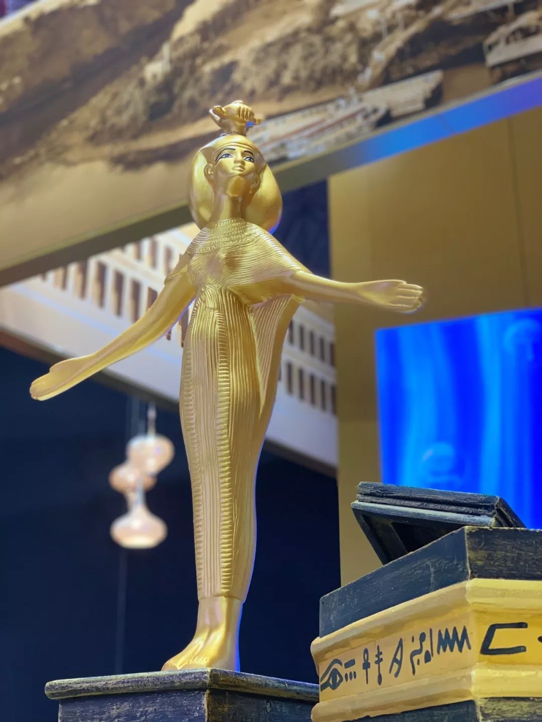 時政新聞眼｜開幕式結束后，習近平“巡館”看了些什么？