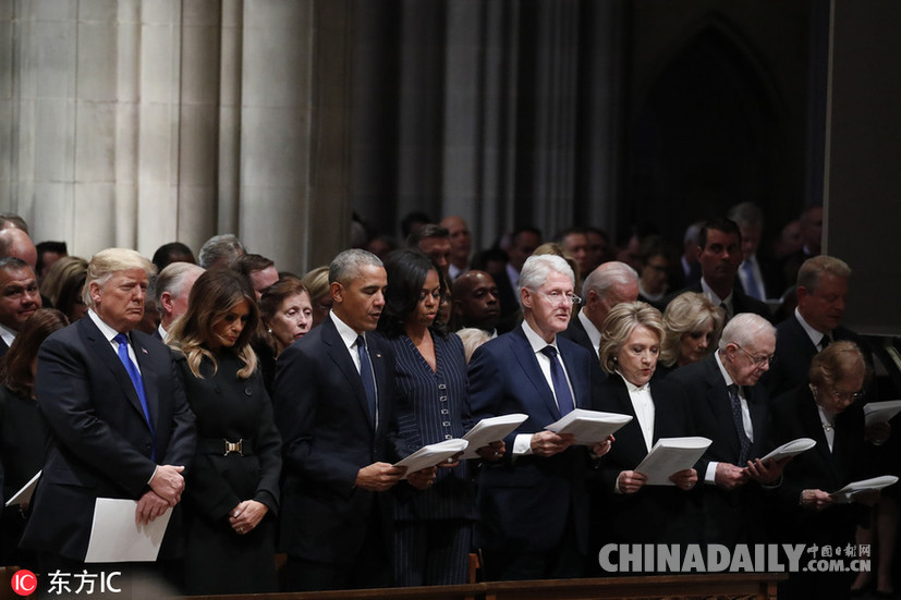 美國(guó)前總統(tǒng)老布什葬禮舉行 小布什致悼詞幾度哽咽輕撫靈柩
