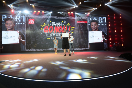 雙攝手機cool1 dual發布，預約量短時過百萬