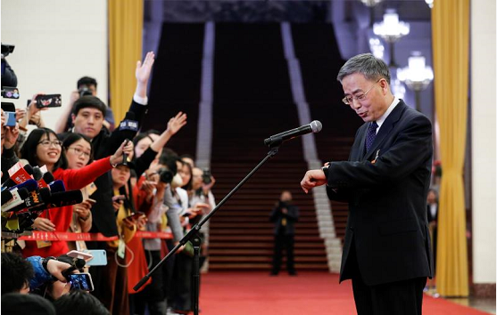 兩會圖集:在“部長通道”接受采訪的部長們