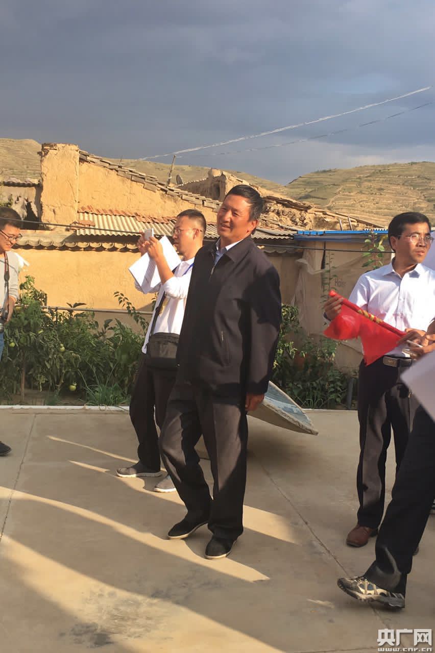 【網(wǎng)絡(luò)媒體“走轉(zhuǎn)改”】育產(chǎn)業(yè)、促脫貧：周灣村的精準(zhǔn)扶貧