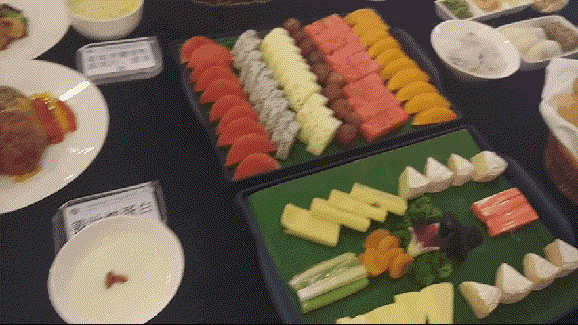 全程冷鏈制作,車間空氣都得符合衛生標準【十九大精神進央企】漲姿勢!帶你看一頓航空飛機餐是怎樣誕生的?