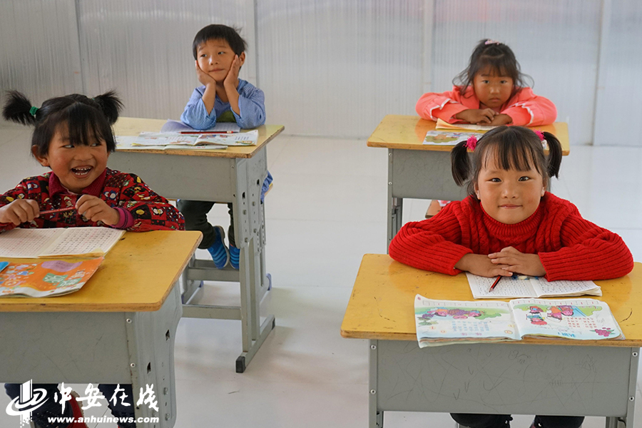 笑一笑 拍個照 俺們不再是貧困戶！——金寨縣迎河村的22張燦爛笑臉