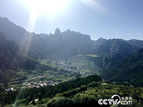 【學習十九大 奮進新時代】甘南迭部:“旅游中轉站”奏起生態保護奔小康協奏曲