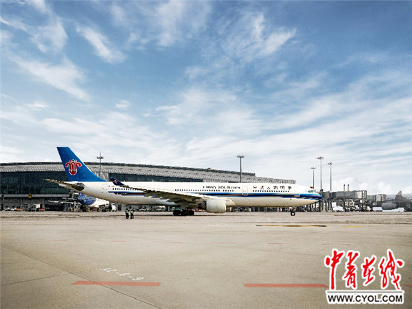 【十九大精神進央企】機務工程師劉宇輝:做一名飛機的遠程“聽診人”