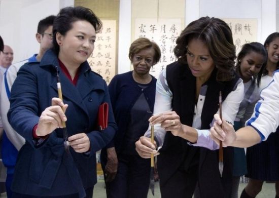 中美第一夫人共看熊貓!當中國牡丹遇到美國玫瑰